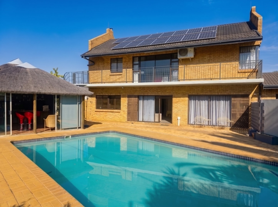 6 Bedroom Property for Sale in Dan Pienaar Free State